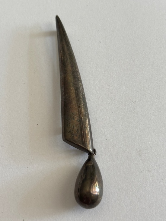 Bayanihan Jewelry - Bahamian Sterling silver Modern Teardrop brooch.